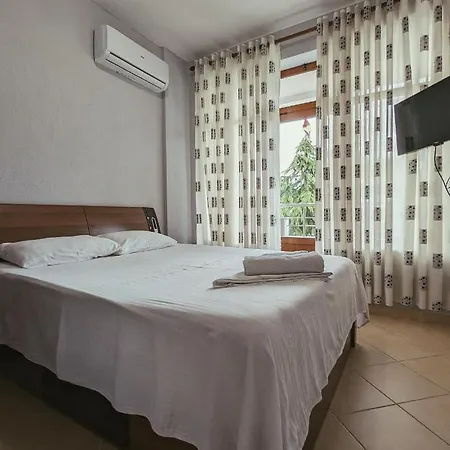 Hotel Vadeha *