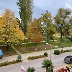 Vadeha Hotell *